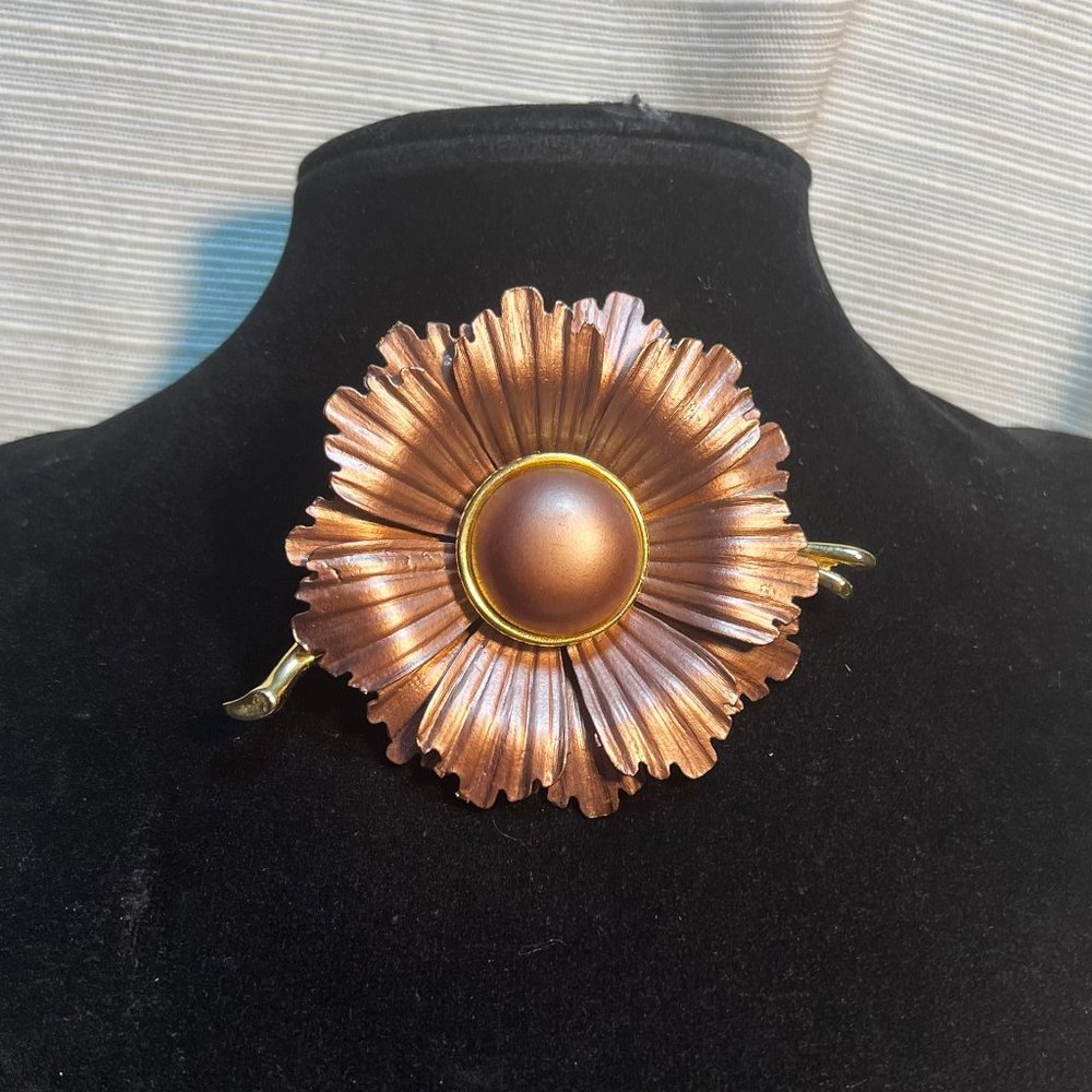 Large vintage Flower Brooch